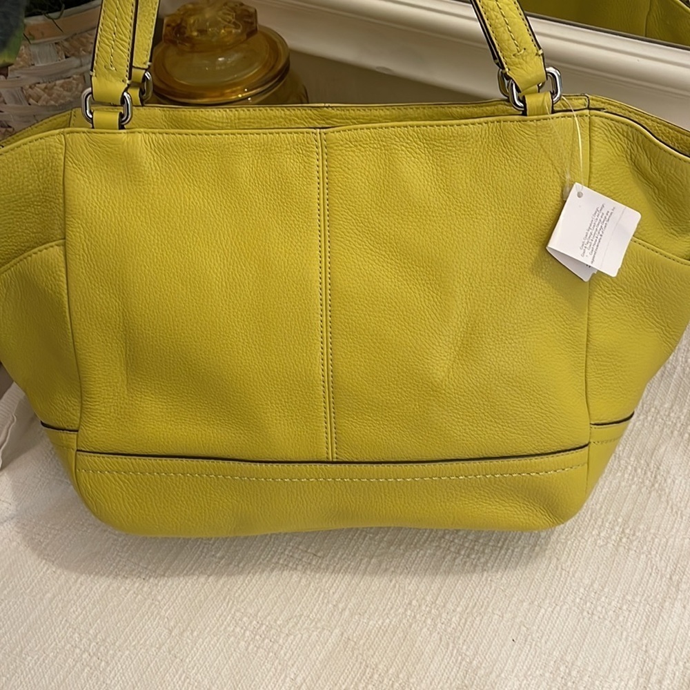 COACH - leather park Carrie tote- F23284-NWT - Picture 2 of 14